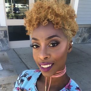 Meet your Posher, Nicole